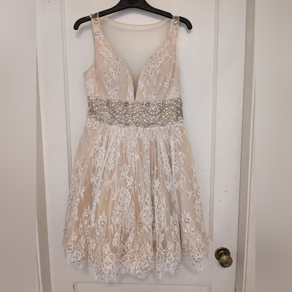 Angela & Alison Dress - Picture 6 of 6